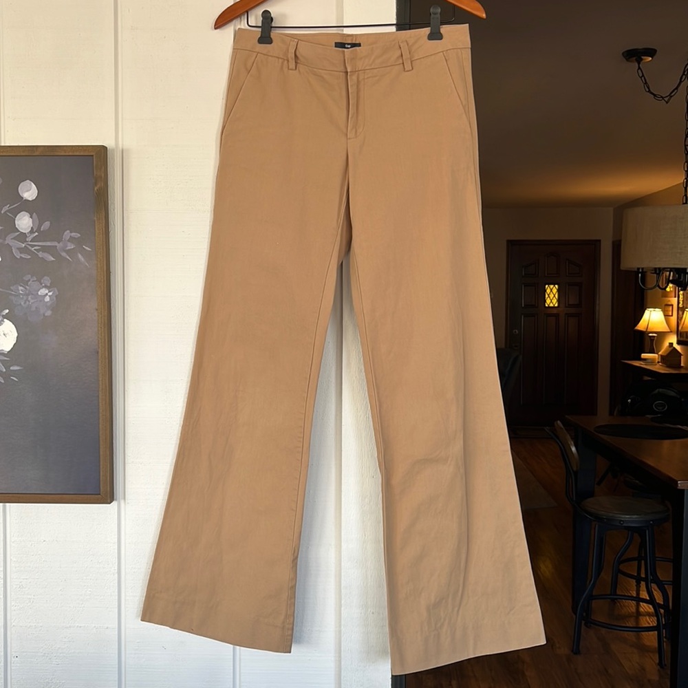 GAP trousers in khaki/camel color